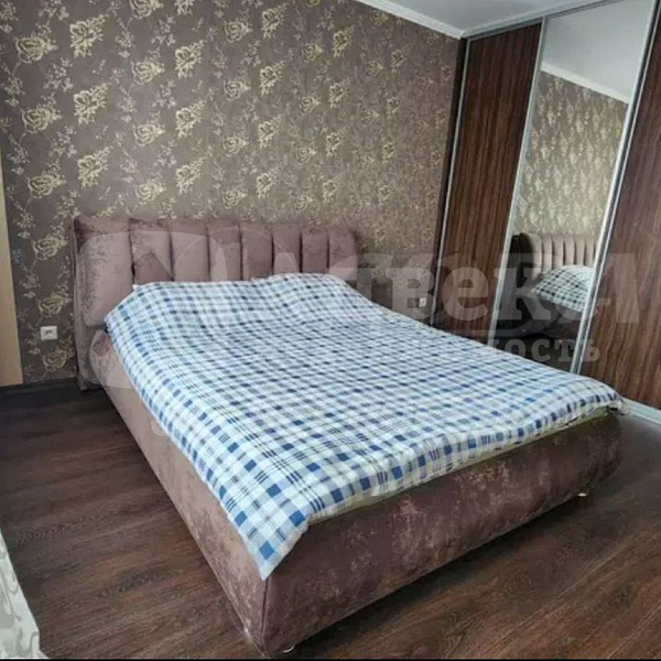 Квартира 3-комн., 901 м²