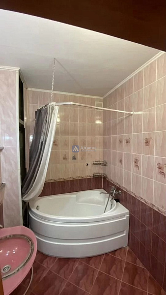 Квартира 3-комн., 104 м²