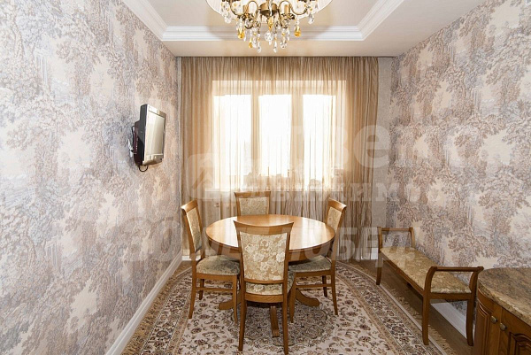Квартира 3-комн., 105.4 м²