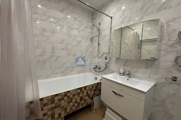 2-к квартира, 76 кв.м.