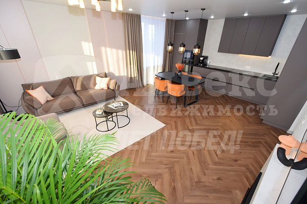 Квартира 2-комн., 97 м²