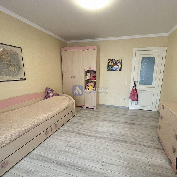 Квартира 3-комн., 92 м²