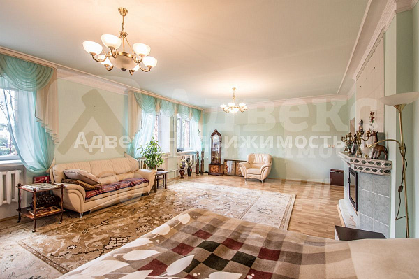 Дом, 651.8 кв.м.