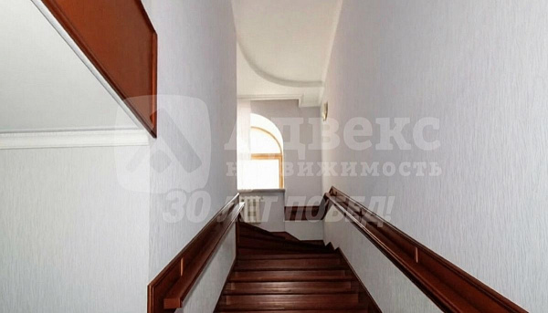 Квартира 5-комн., 200 м²