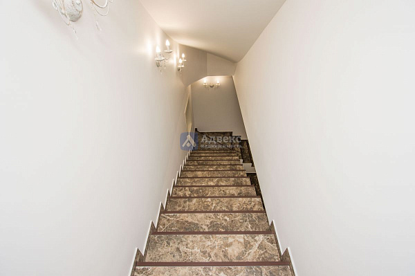 Коттедж 410 м²