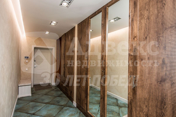 Квартира 3-комн., 117 м²