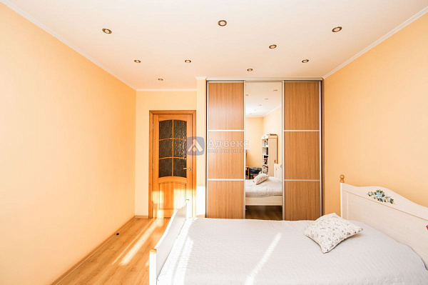 Квартира 3-комн., 107.7 м²