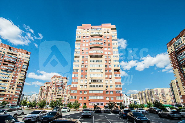 Квартира 2-комн., 64 м²