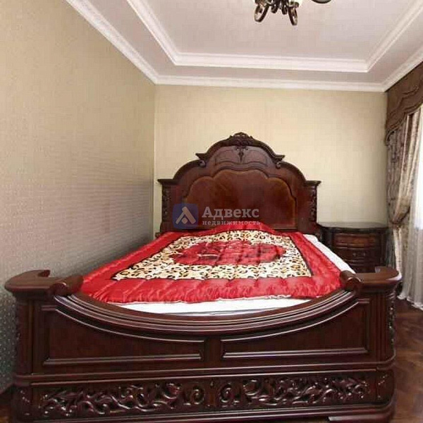 Коттедж 260 м²