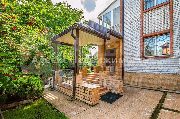 Дом, 651.8 кв.м.