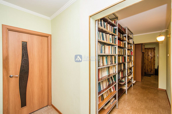 Квартира 3-комн., 93 м²