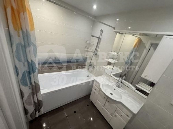 Квартира 3-комн., 75 м²