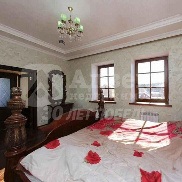 Дом, 260 кв.м.