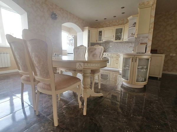Квартира 3-комн., 145.1 м²