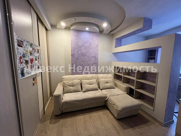 Квартира 3-комн., 121 м²