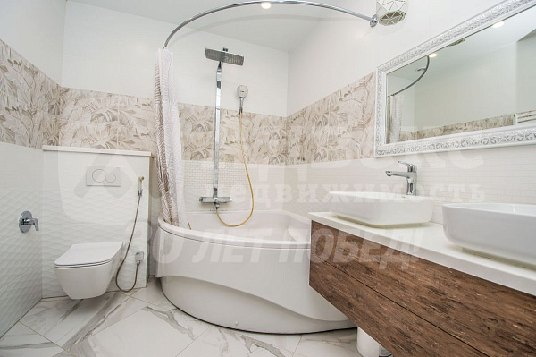 Квартира 3-комн., 117 м²