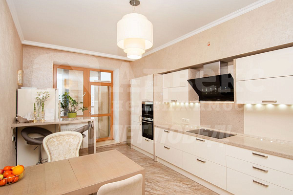 Квартира 4-комн., 156 м²