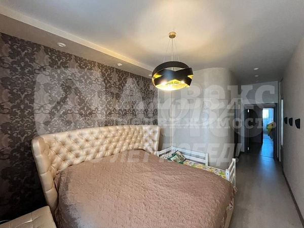 Квартира 3-комн., 122 м²