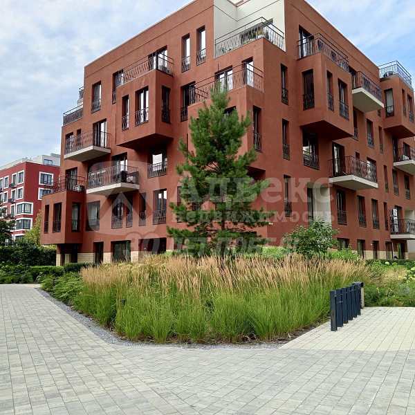 Квартира 3-комн., 107 м²