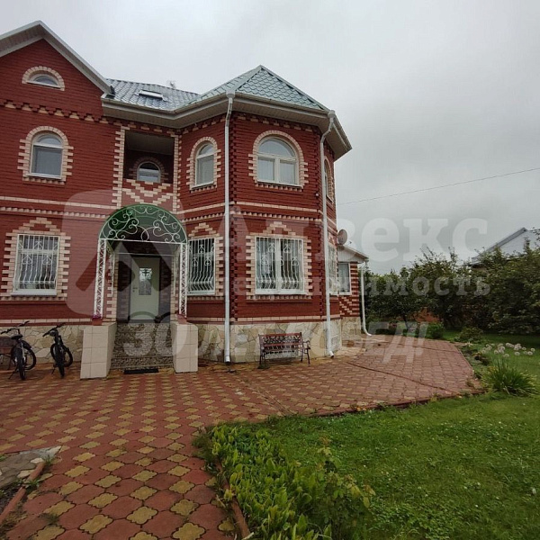 Коттедж 240 м²