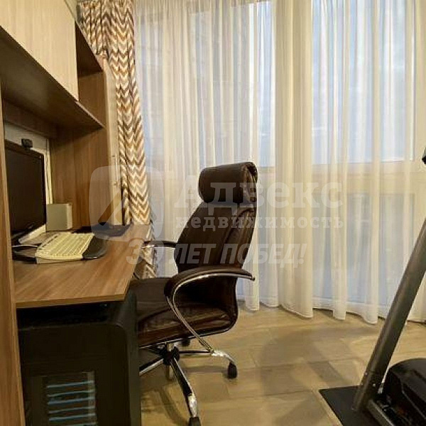 Квартира 3-комн., 105 м²