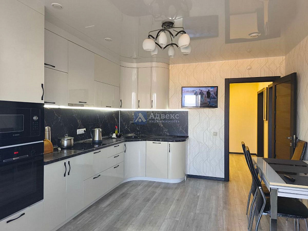 Квартира 3-комн., 92.4 м²