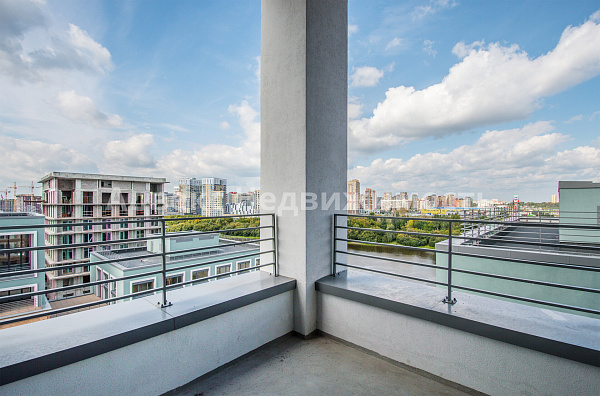 Квартира 5-комн., 187.9 м²