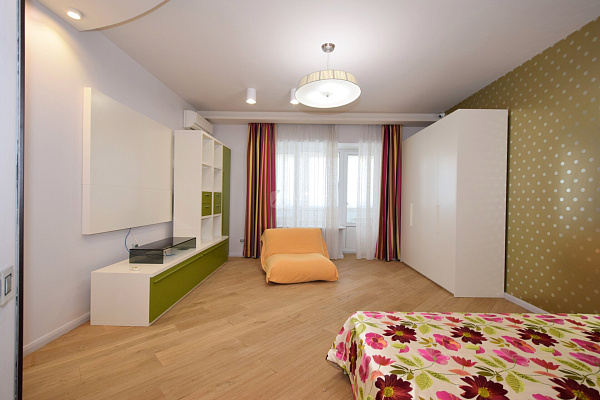 Квартира 3-комн., 128 м²