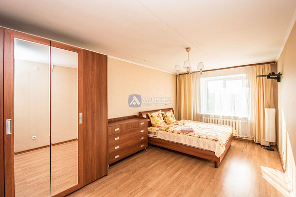 Квартира 3-комн., 91 м²