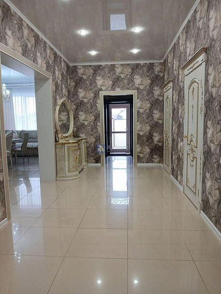 Коттедж 200 м²