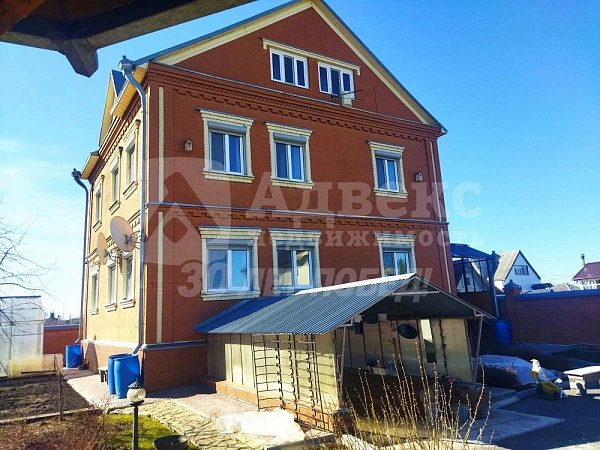 Коттедж 347.9 м²