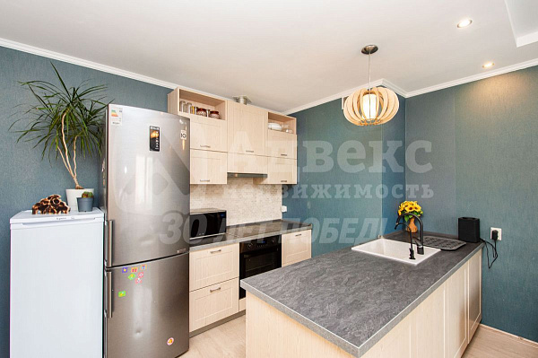 Квартира 3-комн., 77 м²