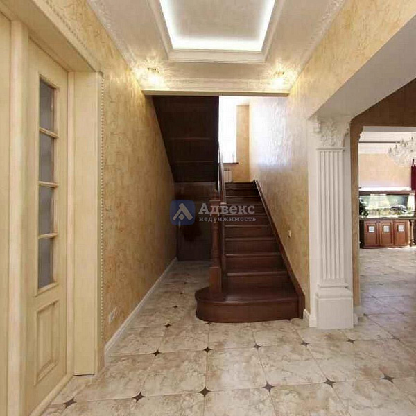 Коттедж 260 м²