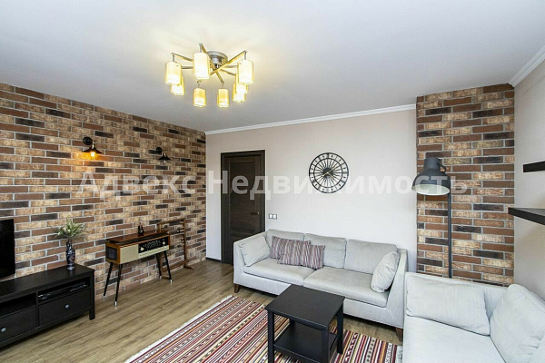 Квартира 3-комн., 85 м²