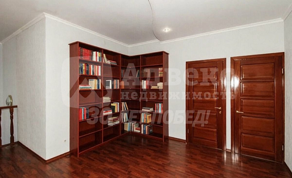 Квартира 5-комн., 200 м²