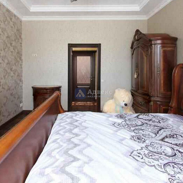 Коттедж 260 м²