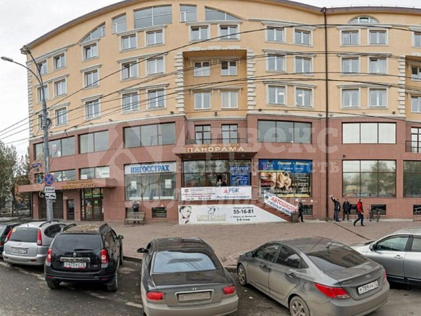 Номер объекта: 572356. Предлагается в аренду офисное помещение площадью 73.18 кв.м. на 3 этаже 6 этажного дома. Помещение состоит из 2 комнат и имеет стандартный ремонт.

Это идеальное место для размещения вашего бизнеса. Офис находится в центре города, в