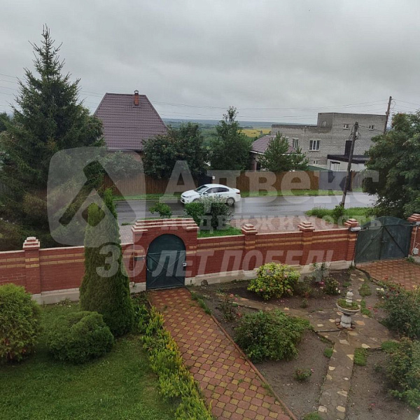 Коттедж 240 м²