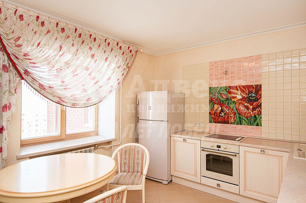 Квартира 2-комн., 80 м²