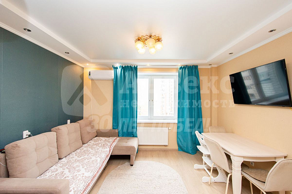 Квартира 3-комн., 77 м²