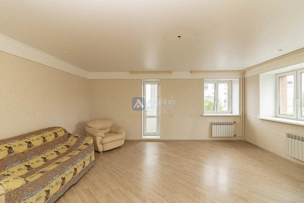 Квартира 3-комн., 123.7 м²