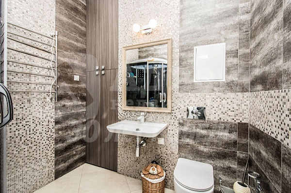 Квартира 3-комн., 119 м²