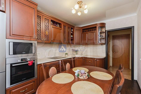 Квартира 3-комн., 100.1 м²