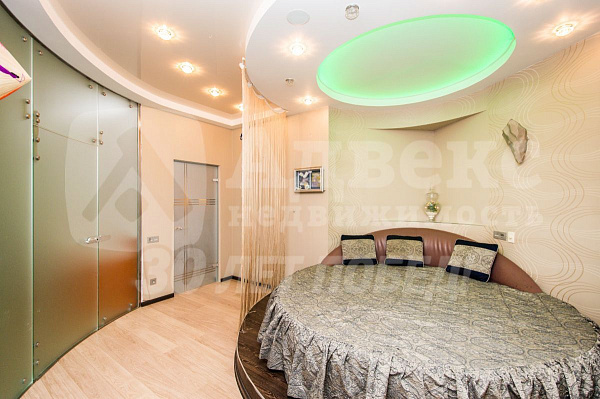 Квартира 3-комн., 119 м²