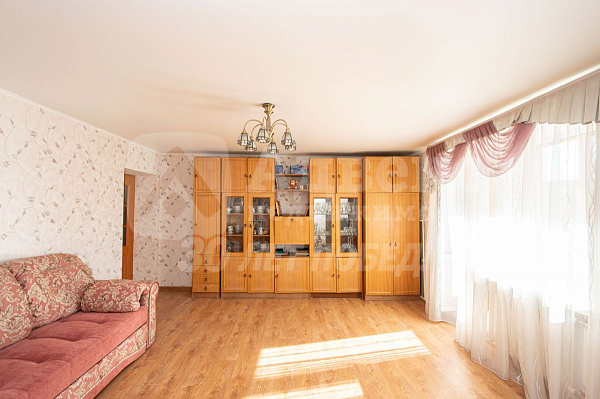 Квартира 3-комн., 64 м²