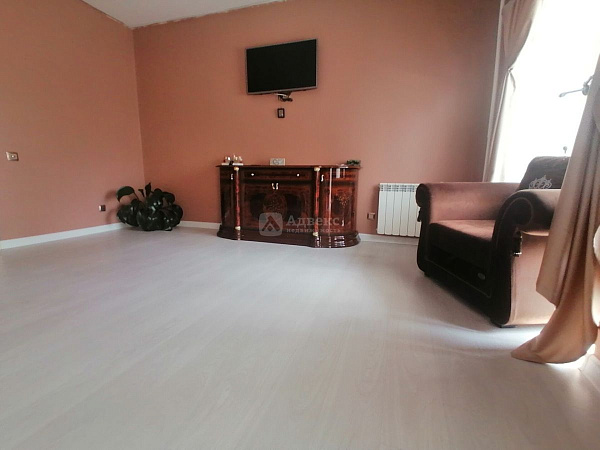 Квартира 3-комн., 145.1 м²