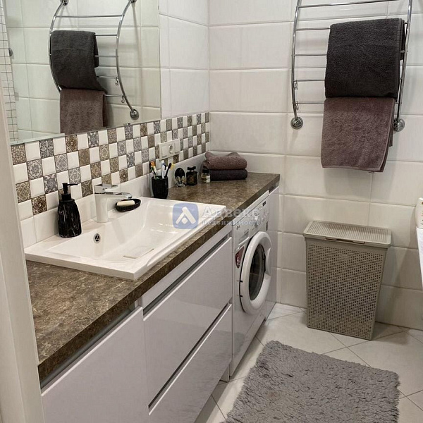 Квартира 3-комн., 84 м² Квартира 3-комн., 84 м²