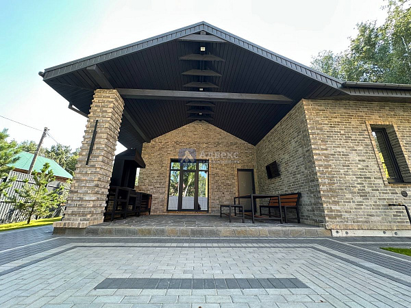 Коттедж 196 м²