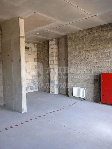 Ищете идеальное место для офиса в центре города? Предлагаем вашему вниманию аренду офиса площадью 54.80 кв.м. на 1 этаже 17-этажного дома. Это идеальное пространство для вашего бизнеса!

Офис имеет одну комнату, что позволит вам организовать удобное рабоч