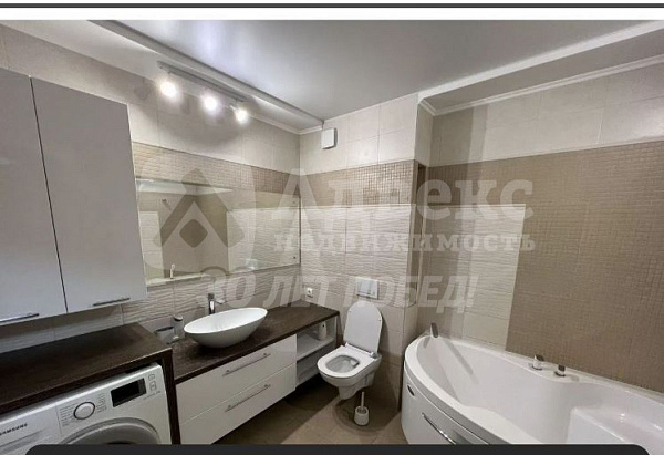 Квартира 2-комн., 65 м²
